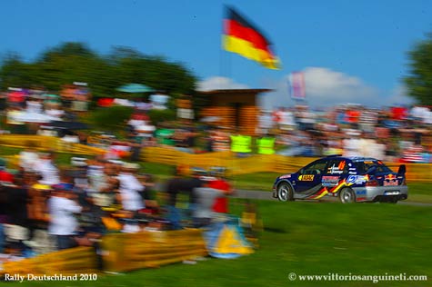 © Vittorio Sanguineti.