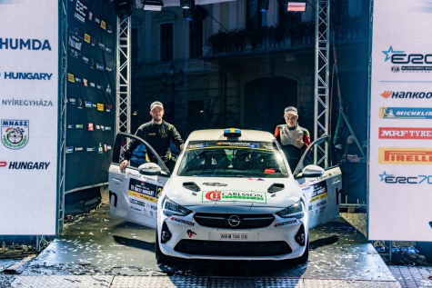 © Flat-Out media agency.